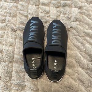 black sneakers, never worn, super comfy.